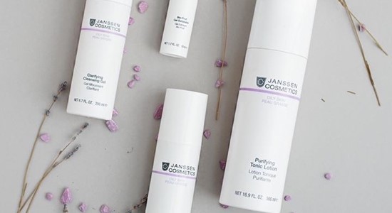 Glänzende Gesichtshaut? 5 Wunderwaffen für einen matten & makellosen Teint! 