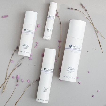 Anti-Shine: Our favourites against shiny skin