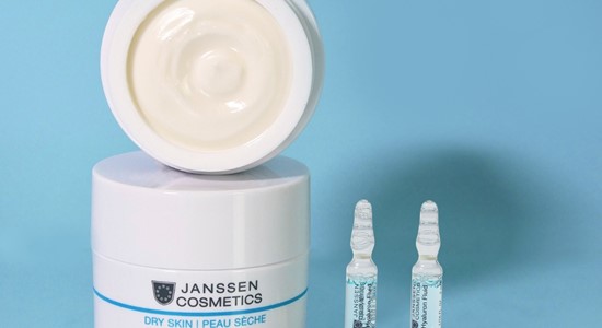 Hyaluronic acid in skincare: the key to radiant and youthful skin