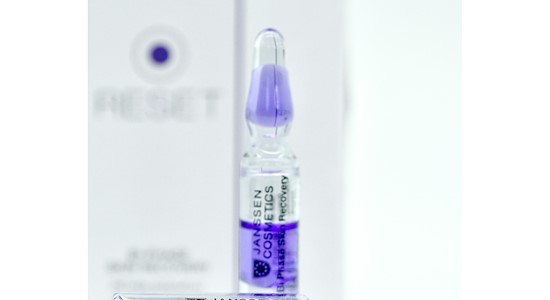 Ampulle des Monats Januar: RESET – Tiefenwirksame Regeneration für strahlende Haut