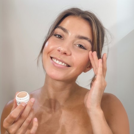 Die perfekte Make-up-Routine für strahlende Haut am Valentinstag