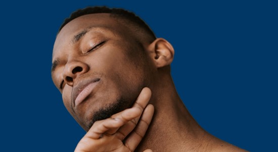 Vatertag: Zeit für echte Selbstfürsorge mit professioneller Hautpflege